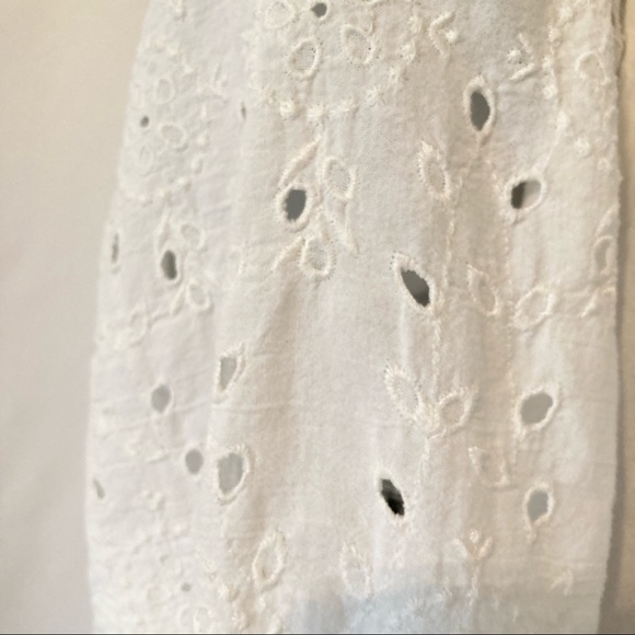 Old Navy Eyelet Detailed Blouse XL - Picture 6 of 6